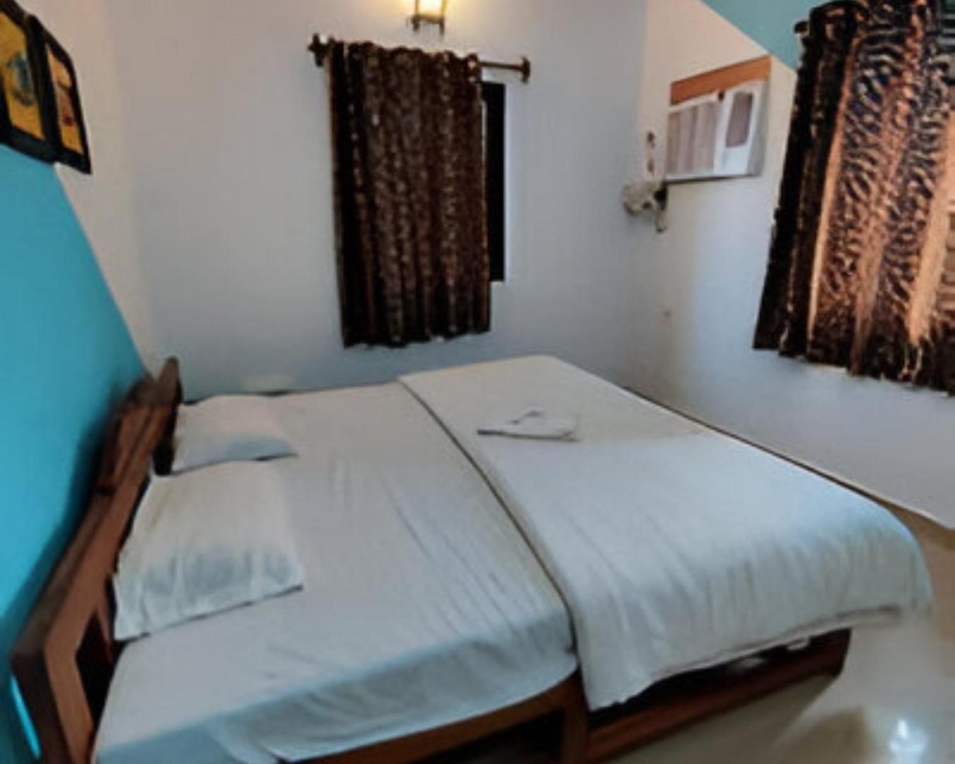 Ronne'S 2Bhk Lagoon Apartment -Calangute Buitenkant foto